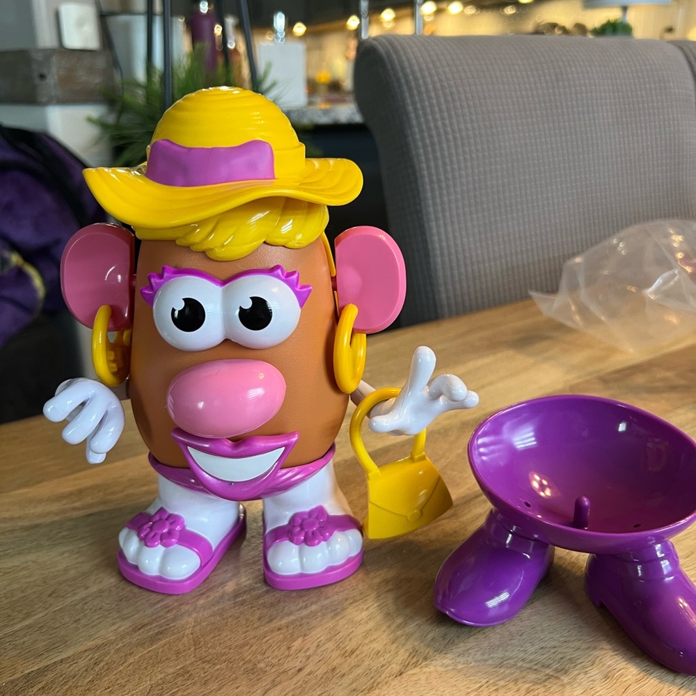 Hasbro Mr. Potato Head Dress-Up Figure - Pink & Yellow Beach Babe